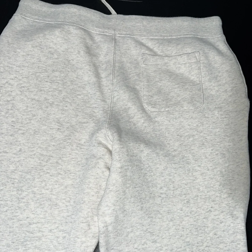 Boys’- Polo Ralph Lauren cream sweatpants - Picture 3 of 5